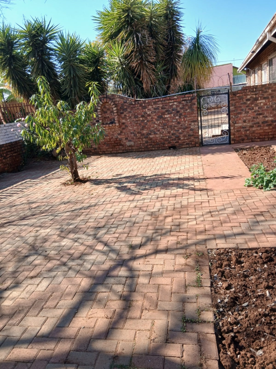 3 Bedroom Property for Sale in Mohadin North West